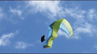 Massive Paragliding collapse in spring thermals