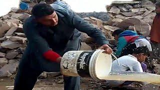 Fish hunting in canal | village life in Pakistan | Travel Gardi