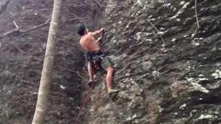 Nilo escalando Via "Idéia Fixa" 6b Caldas Novas GO