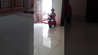 babyhug scooter #entertainment #productreview #trendingshorts #youtubekids #youngyoutuber #babyhug