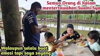 Semua Tertawa Di Kolam Melihat Saya Antarkan Nasi untuk suami saya saat dia pancing