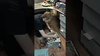 Мой новый сотрудник #пк #pc #компьютер #компьютерныеигры #прикол #юмор #пранк #скетч #работа #сборка