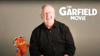 Jim Davis introduces himself as working for a cat by the name of Garfield | THE GARFIELD MOVIE