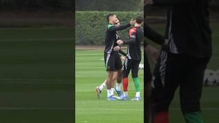 Saliba and Havertz PLAY FIGHTING during Arsenal training