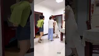 两个儿媳妇确实不好对付呀#搞笑婆媳#意想不到的结局#劇情#生活#shorts