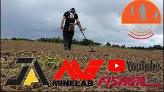 Metal detecting with the Divvy Detectorist