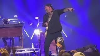 Lee Brice - One Of Them Girls (Live) - Xcite Center at Parx Casino, Bensalem, PA - 10/29/22