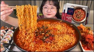 라면 먹방,스코빌 지수가 무려 8000!? 더미식 장인라면 맵싸한맛!! ASMR  FIRE NOODLES MUKBANG Kimchi & Gimbap mukbang