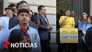 Beneficiarios de DACA le exigen a una corte que mantenga el programa | Noticias Telemundo