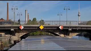 durchfahrt Schilling brücke  Berlin