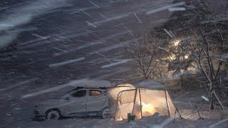 40 cm Schnee! Autocamping in einem extremen Schneesturm / 24 Stunden NON-Stop-Schnee