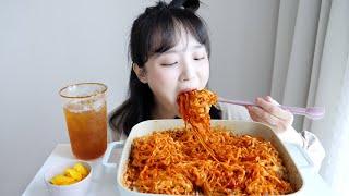 치즈 불닭볶음면 먹방생리해서 짜증나 죽겠으니까 넌 오늘 맵+치즈로 긴급처방이다 REALSOUND MUKBANG :D