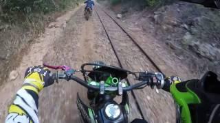 Treinando o filhão de na pistinha do Godizila! #XR 200cc