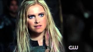 Clarke and Lexa 3x04 scene 2