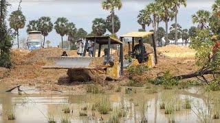 Tow Brother Operator Bulldozer Stuck In Mud, God Help From Wheeloader!!!xxx