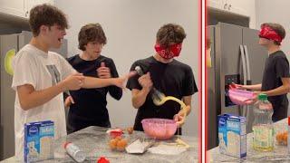 Matt bakes blindfolded!! - Sturniolo Triplets