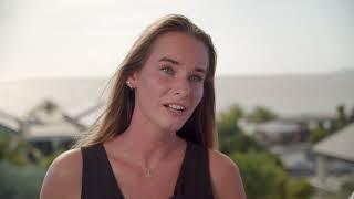 Mooi TV SBS6 - Suus de Brock bezoekt Delfins Beach resort & dineert in restaurant Brass Boer Bonaire