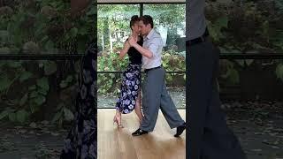 The magic of the Tango walk, just in one step 