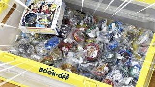 IT'S A BEYBLADE BURST GRAVEYARD! Beyblade Thrifting & Scavenger Bey Hunting @ BOOK-OFF JAPAN