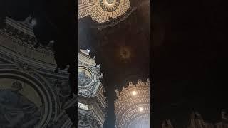 Le baldaquin de la basilique Saint Pierre, Rome - The baldachin of Saint Peter's Basilica, Rome