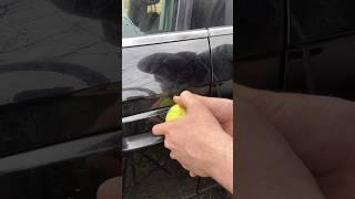 Как открыть машину с помощью теннисного мячика?