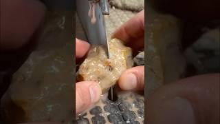 Parallax bands inside cut agate ‍