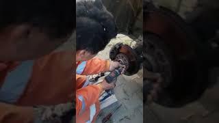 Lastik değişiminde kesen bijonu çıkarmak çok kolay