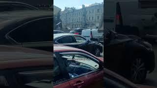 Вот и пятница пришла, из окна торчит нога #shorts