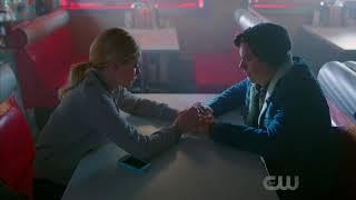 Бетти и Джагхед / Багхед / Ривердейл / Riverdale / Поцелуй / 2x05