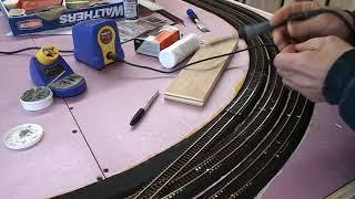 Laying flextrack for model railroads