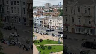 Діти зупинилися, аби віддати шану воїну: Вінниця прощається з героєм Сергієм Світлишиним