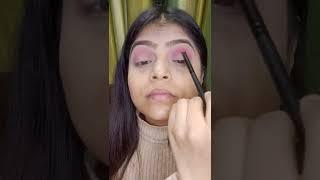 CUT CREASE EYE MAKEUP #shorts #makeuptutorial #makeup2022 #makeup #makeupshorts #eyemakeup