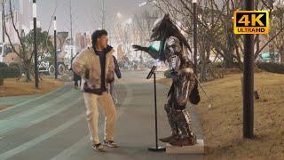 【恶作剧240】在中国搞笑的铁血战士恶作剧.Funny Predator prank in China.