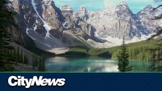 Moraine Lake public parking closed