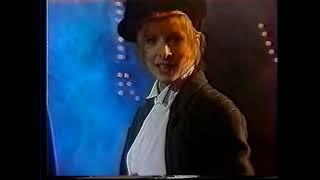 Mylène Farmer - La Une sur son 31 - TF1 - 31 décembre 1987.