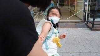 ENG) What if a little girl’s being kidnapped? How will people react? | Kidnapping Social experiment