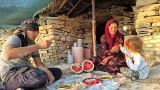 Nomadic life in the heart of the mountain: continuing to build a nomadic house