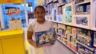 Walking Around & Buy Some LEGO’s at Woodfield Mall