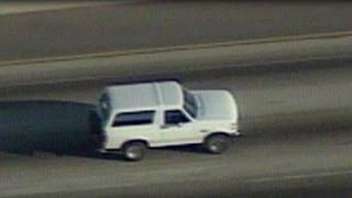 World watches as police chase O.J. Simpson