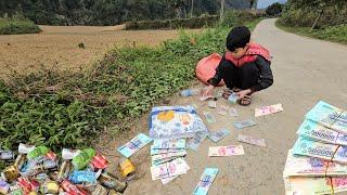 A large amount of money fell on the road and a poor boy picked up trash.