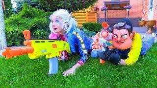 NERF Битва с Нерф Дроном против Привет Соседа и Харли Квин