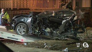 4 dead after car slams into tree in Cleveland