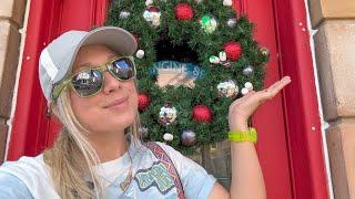 The Universal Studios Christmas Tree is UP! New Holiday Decorations & Hidden Details in Ornaments