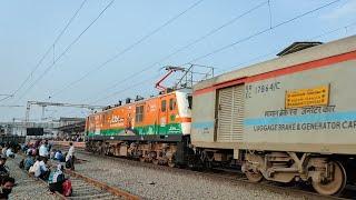 Vadodara WAP7i"Joy E-Bike Livery" with Karnavati Express.