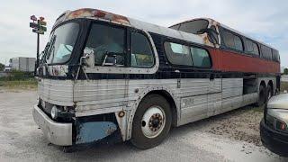 Scenicruiser bus rescue.  Detroit Diesel 8v71 will it start? Retired greyhound bus.