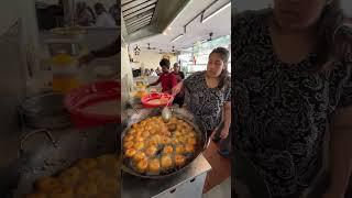 Tamil Aunty Selling Vada #streetfood #shorts #malasiyanfood #short