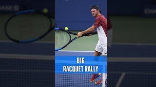 Tommy Paul uses HUGE racquet! 