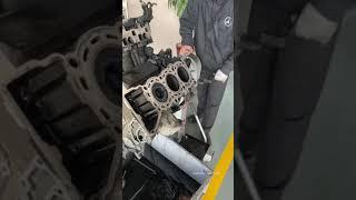 Benz Diesel  Engine OM642 Disassembly