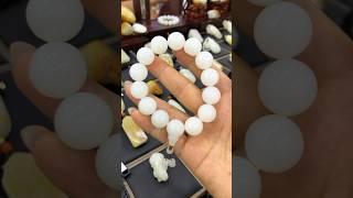 稀世臻品！新疆和田玉羊脂白玉籽料圓珠【手串】玉質細膩，顆顆飽滿圓潤，過眼過燈，留有原皮，毛孔清晰自然～推薦收藏款美物！#玉石#和田玉 Shorts