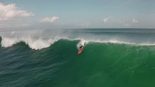 Uluwatu Big wave surfing / Серфинг на больших волнах на Бали